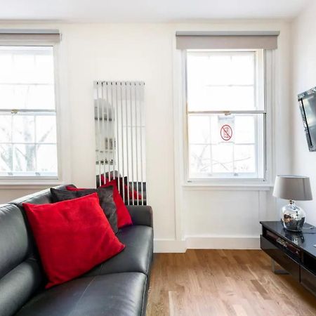 Lovely One Bedroom In The Heart Of Londra Esterno foto