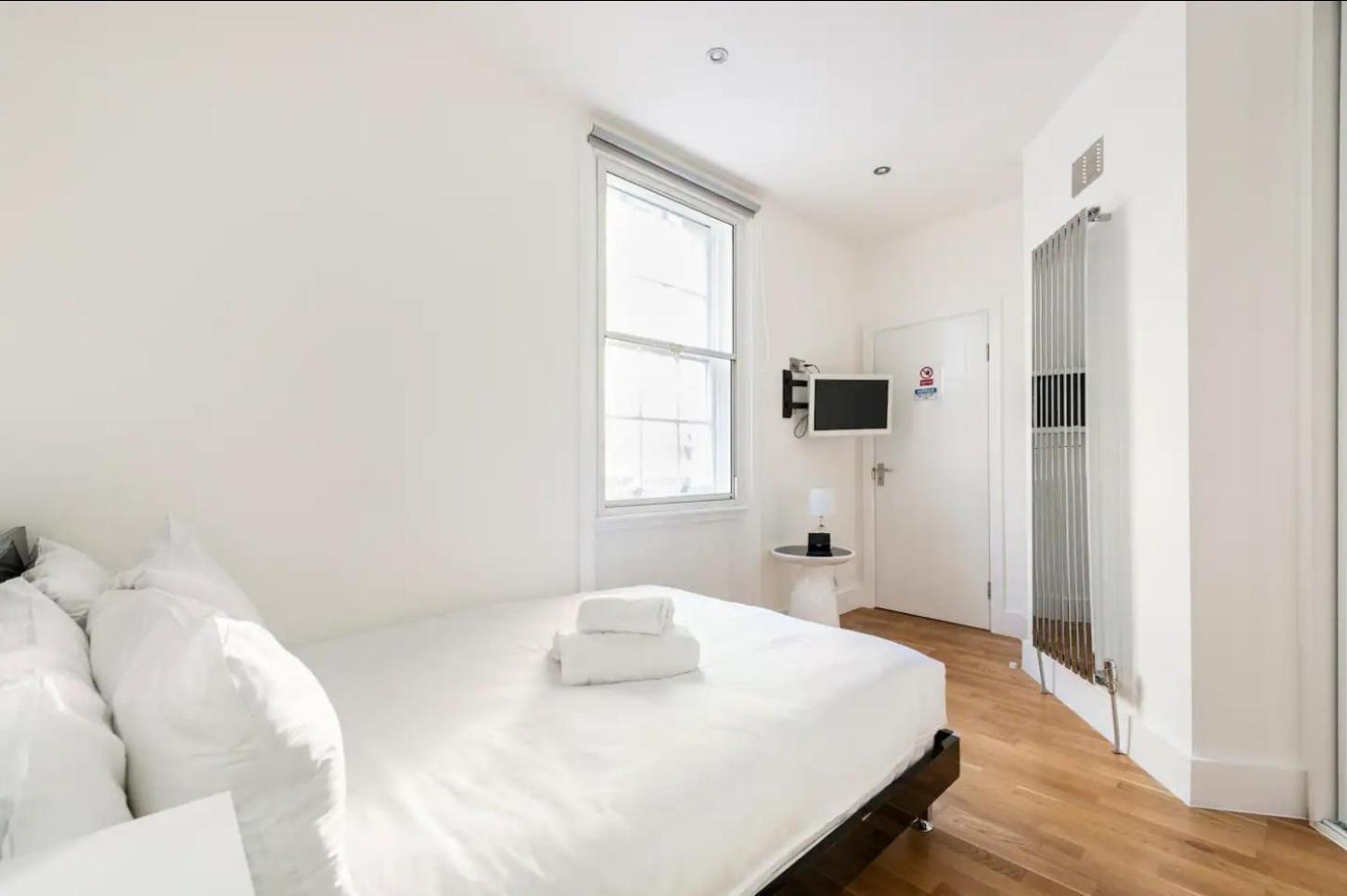 Lovely One Bedroom In The Heart Of Londra Esterno foto