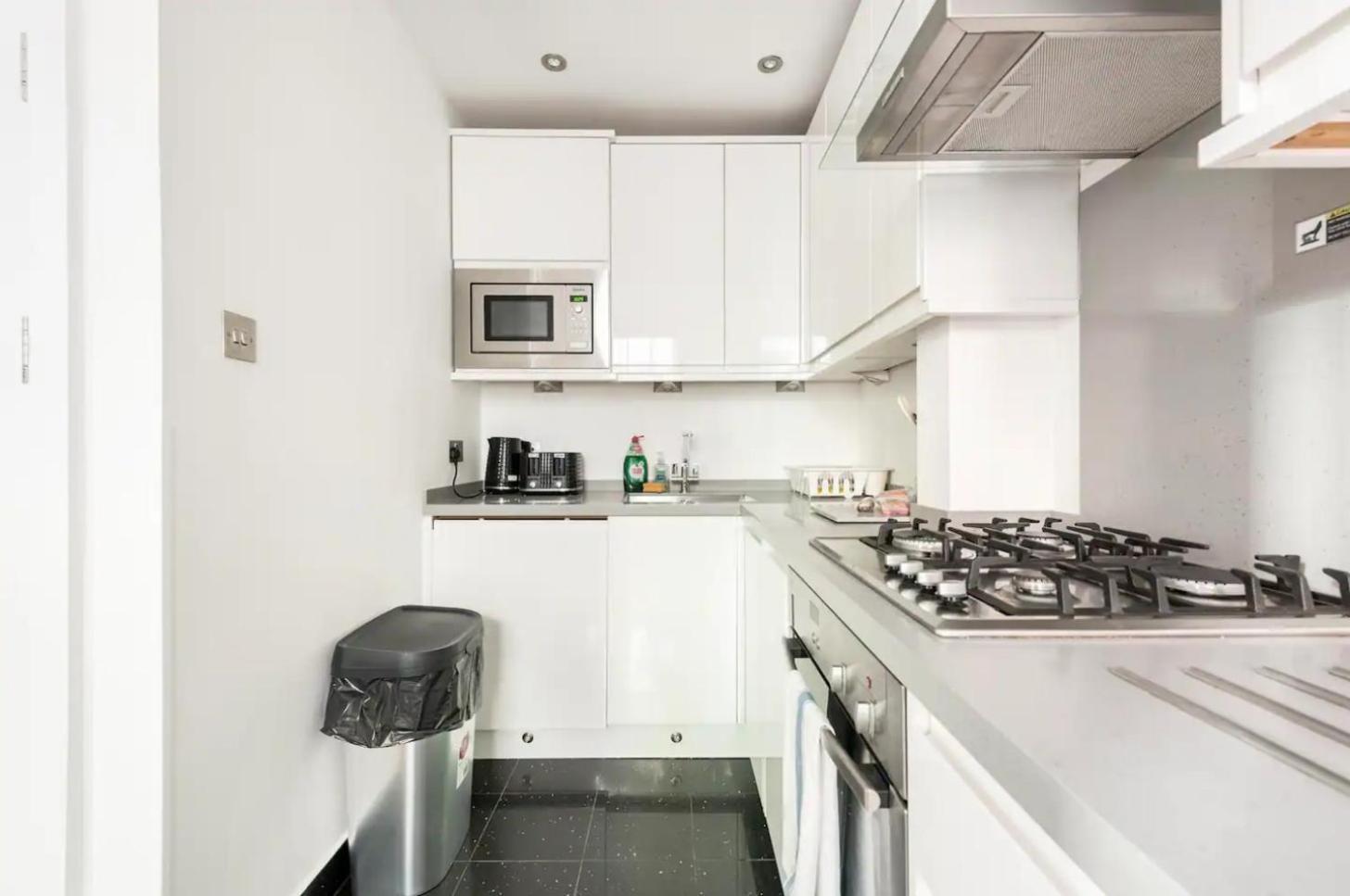 Lovely One Bedroom In The Heart Of Londra Esterno foto